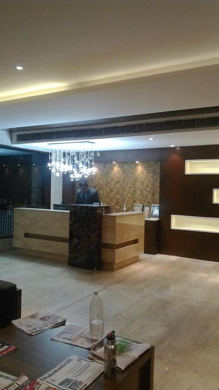 Season Hotel Nainital Exterior foto